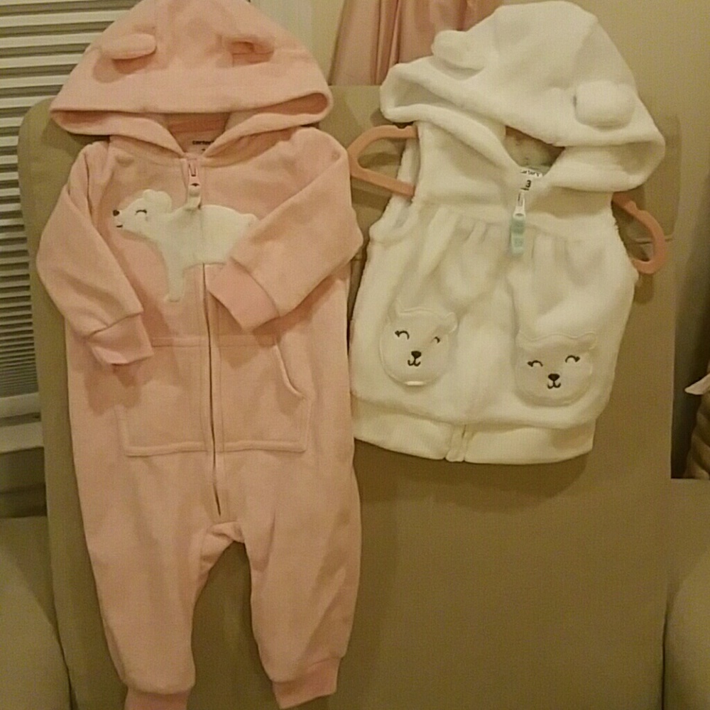 Bundle of 2 Carter's warm outfits